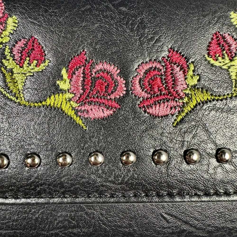 Sam & Hadley black rose